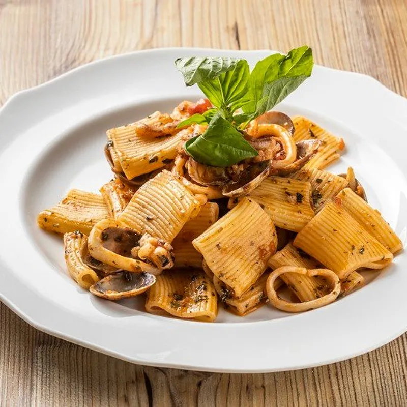 Paccheri vongole e calamari — foto 1