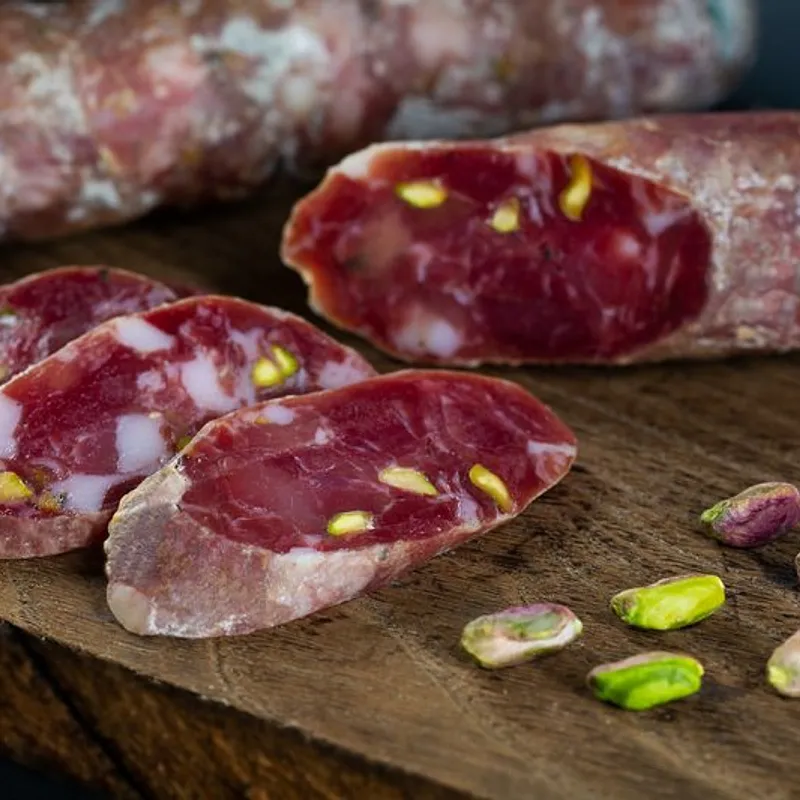 Salsiccia di suino nero dei Nebrodi con pistacchio — foto 1