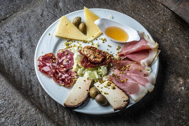 Antipasto di salumi e formaggi