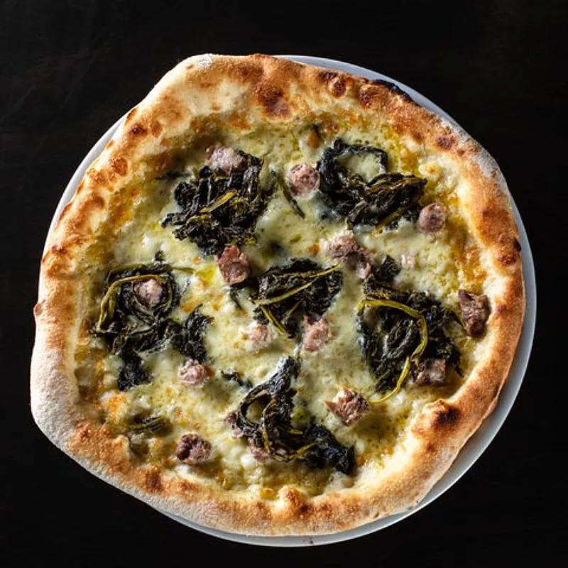 Pizza Salsiccia e Friarielli — photo 1