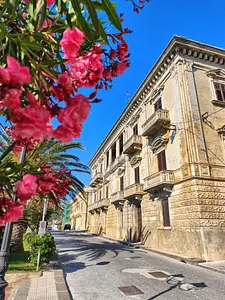 Palazzo Batolo — Gioiosa Marea