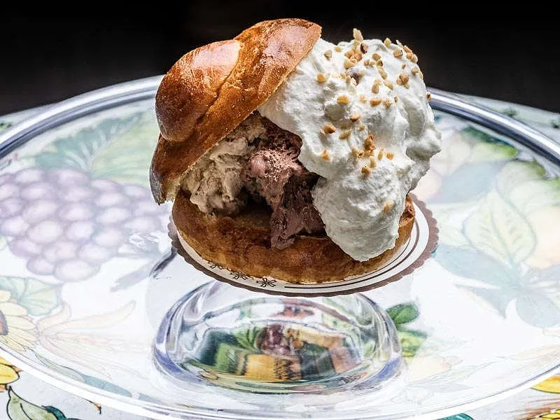 Brioche col gelato