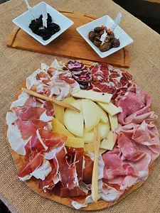 Degustazione di Salumi e Formaggi dei Nebrodi