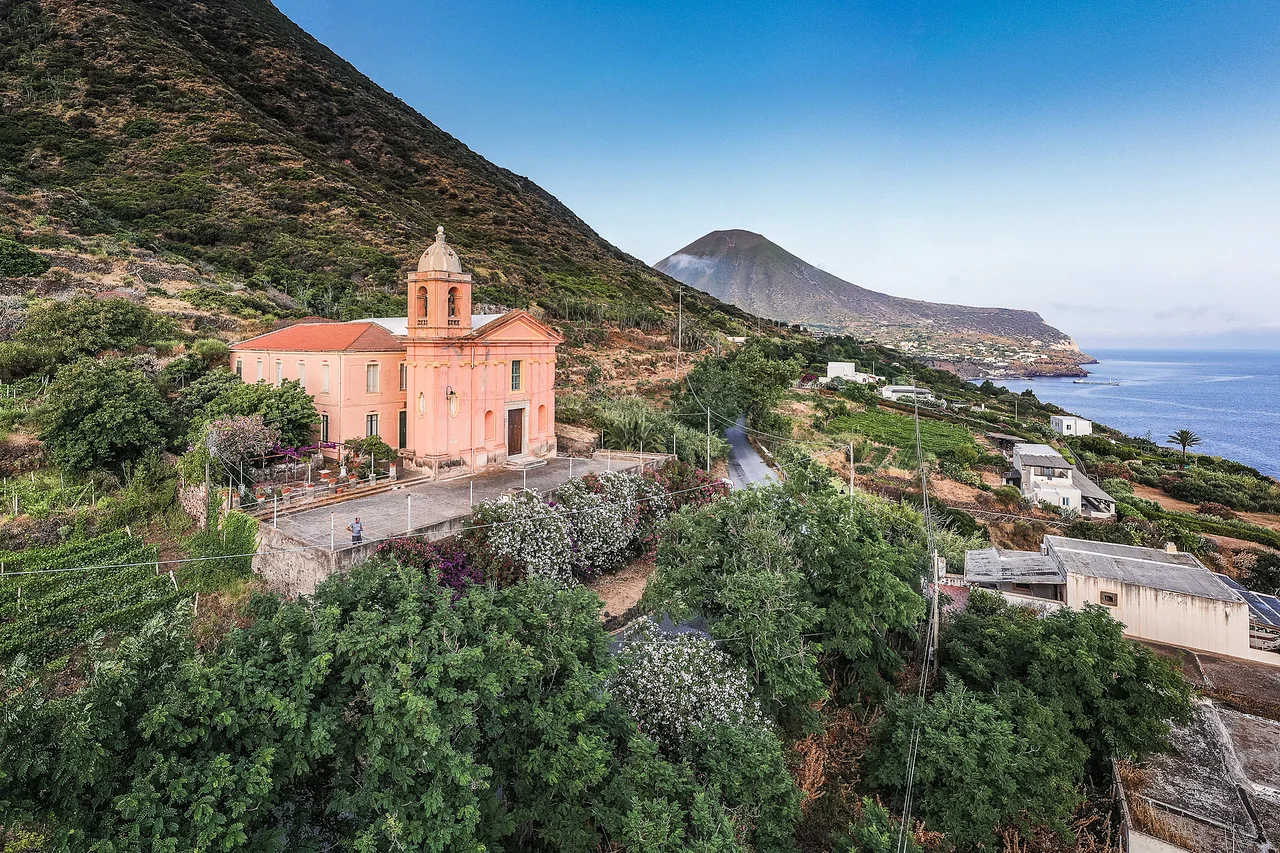 Chiesa di Sant'Anna — Malfa · Ttattà Go