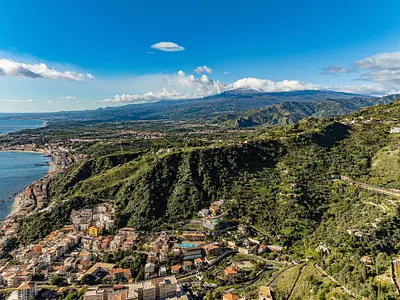 Taormina costa ionica etna dall alto
